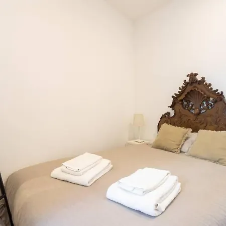 Historical Center Renewed דירה